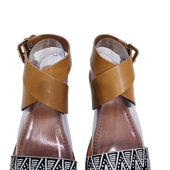 Indigo Rd. Women's Devin Flat Sandal Size 7 Atec Design with Feather Charm - Picture 4 of 11